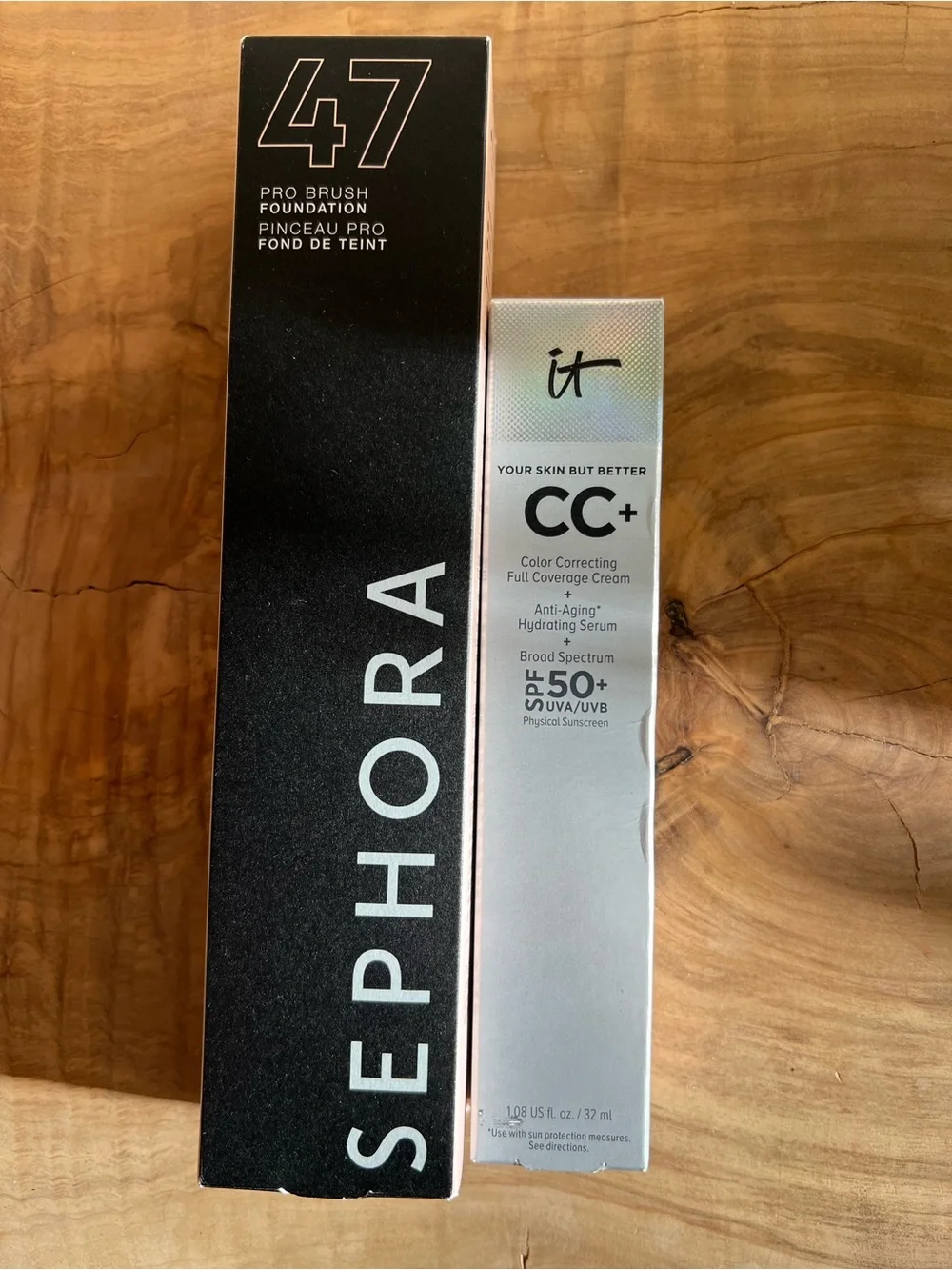 IT Cosmetics Light Medium CC+ Cream with Sephora Pro Foundation Brush 47